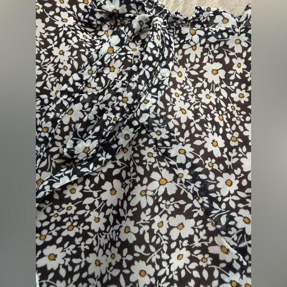 Boutique black white ruffle floral skater mini dress - Picture 5 of 7